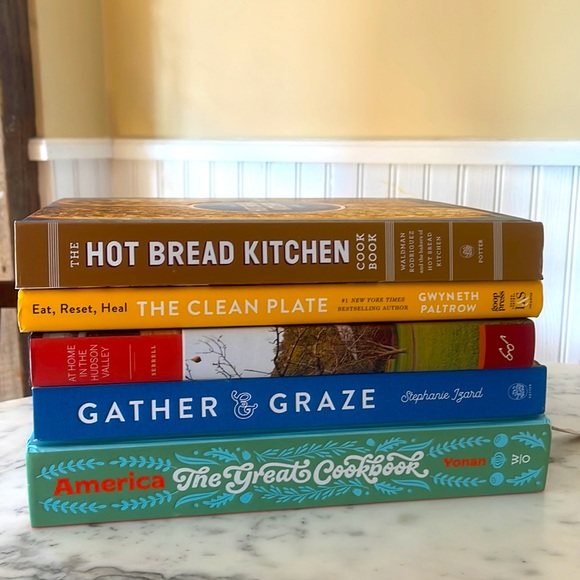 The Hot Bread Kitchen Cookbook: Artisanal Baking from Around the World Hardcover - Picture 4 of 4